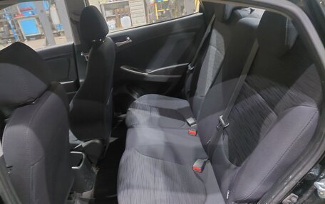 Hyundai Solaris II рестайлинг, 2015 год, 850 000 рублей, 2 фотография