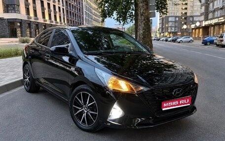Hyundai Solaris II рестайлинг, 2021 год, 1 400 000 рублей, 1 фотография