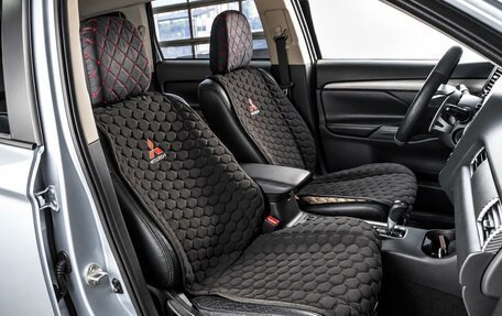 Mitsubishi Outlander III рестайлинг 3, 2012 год, 1 339 000 рублей, 8 фотография