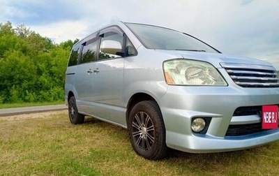 Toyota Noah III, 2005 год, 1 000 000 рублей, 1 фотография