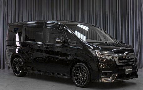 Honda Stepwgn IV рестайлинг, 2017 год, 1 999 000 рублей, 1 фотография