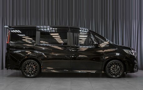 Honda Stepwgn IV рестайлинг, 2017 год, 1 999 000 рублей, 5 фотография
