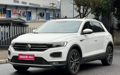 Volkswagen T-Roc I, 2022 год, 1 398 555 рублей, 1 фотография