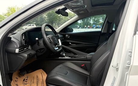 Hyundai Elantra, 2023 год, 1 415 000 рублей, 11 фотография