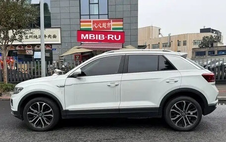 Volkswagen T-Roc I, 2022 год, 1 398 555 рублей, 3 фотография