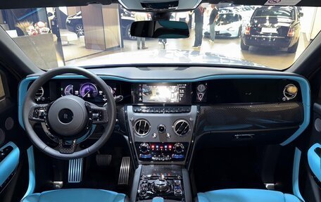 Rolls-Royce Cullinan, 2025 год, 49 000 000 рублей, 11 фотография