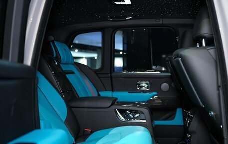 Rolls-Royce Cullinan, 2025 год, 49 000 000 рублей, 18 фотография