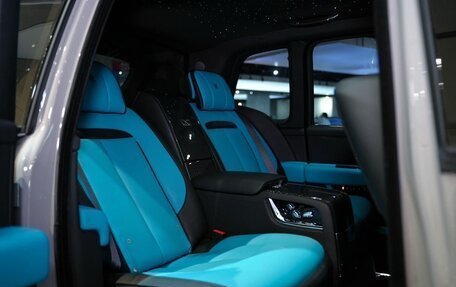 Rolls-Royce Cullinan, 2025 год, 49 000 000 рублей, 31 фотография
