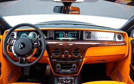 Rolls-Royce Phantom VIII, 2023 год, 50 000 000 рублей, 11 фотография