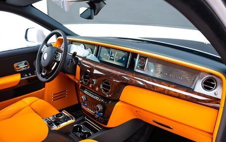 Rolls-Royce Phantom VIII, 2023 год, 50 000 000 рублей, 10 фотография