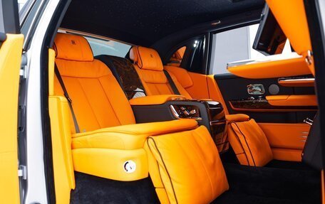 Rolls-Royce Phantom VIII, 2023 год, 50 000 000 рублей, 27 фотография