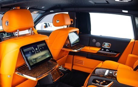 Rolls-Royce Phantom VIII, 2023 год, 50 000 000 рублей, 26 фотография