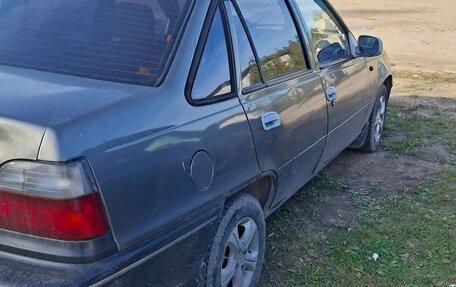 Daewoo Nexia I рестайлинг, 2001 год, 90 000 рублей, 3 фотография
