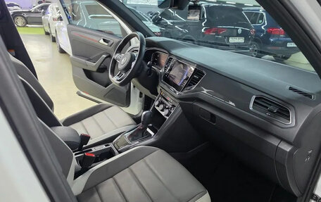 Volkswagen T-Roc I, 2022 год, 2 190 000 рублей, 20 фотография