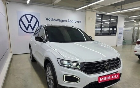 Volkswagen T-Roc I, 2022 год, 2 190 000 рублей, 17 фотография