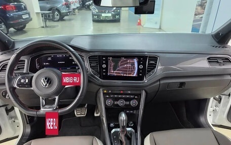 Volkswagen T-Roc I, 2022 год, 2 190 000 рублей, 7 фотография
