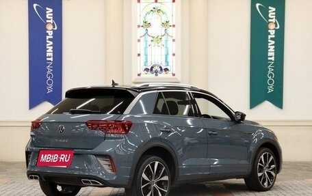 Volkswagen T-Roc I, 2022 год, 1 850 016 рублей, 3 фотография