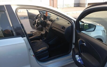 Volkswagen Polo VI (EU Market), 2012 год, 800 000 рублей, 17 фотография