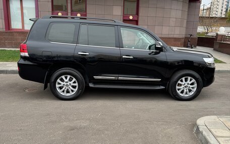 Toyota Land Cruiser 200, 2016 год, 6 000 000 рублей, 2 фотография