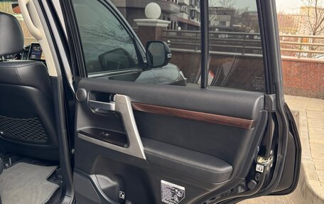 Toyota Land Cruiser 200, 2016 год, 6 000 000 рублей, 8 фотография