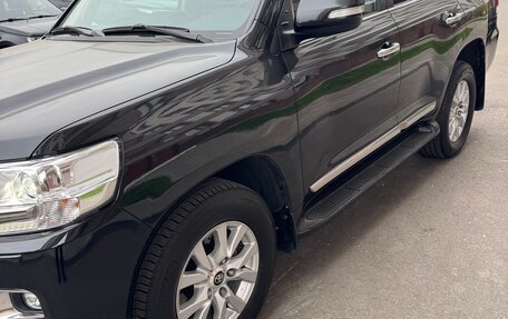 Toyota Land Cruiser 200, 2016 год, 6 000 000 рублей, 19 фотография