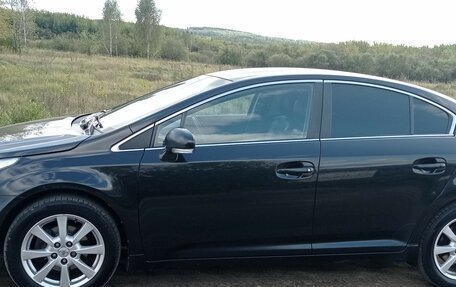Toyota Avensis III рестайлинг, 2011 год, 910 000 рублей, 2 фотография