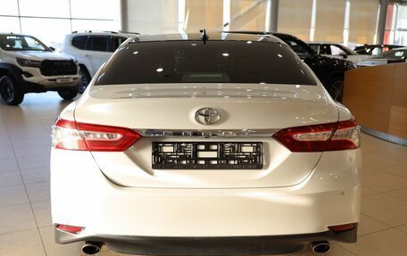 Toyota Camry, 2021 год, 2 599 000 рублей, 6 фотография