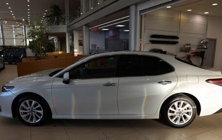 Toyota Camry, 2021 год, 2 599 000 рублей, 8 фотография
