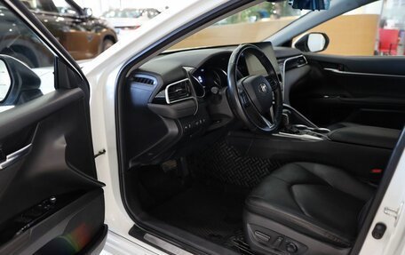 Toyota Camry, 2021 год, 2 599 000 рублей, 14 фотография