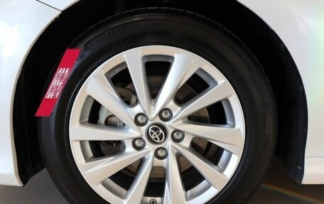 Toyota Camry, 2021 год, 2 599 000 рублей, 10 фотография