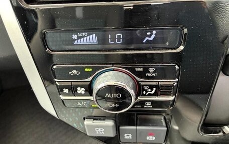 Toyota Roomy I, 2023 год, 920 000 рублей, 21 фотография