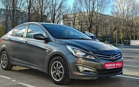 Hyundai Solaris II рестайлинг, 2015 год, 900 000 рублей, 7 фотография