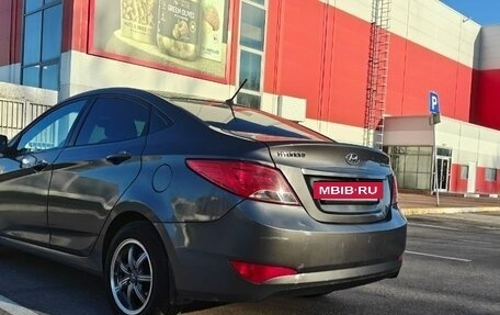 Hyundai Solaris II рестайлинг, 2015 год, 900 000 рублей, 3 фотография