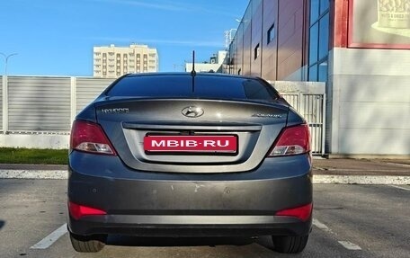 Hyundai Solaris II рестайлинг, 2015 год, 900 000 рублей, 4 фотография