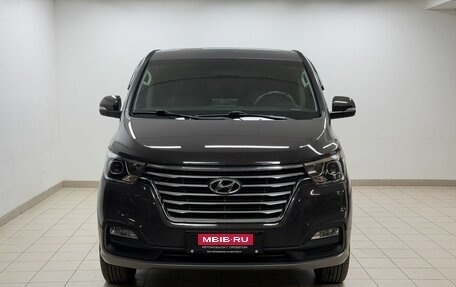 Hyundai Grand Starex Grand Starex I рестайлинг 2, 2019 год, 4 200 000 рублей, 2 фотография