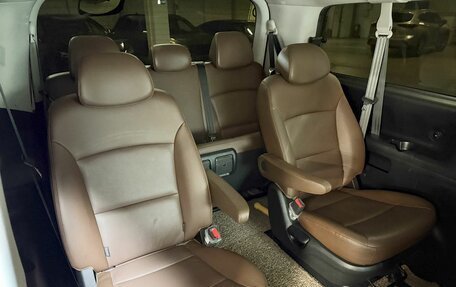 Hyundai Grand Starex Grand Starex I рестайлинг 2, 2019 год, 4 200 000 рублей, 14 фотография