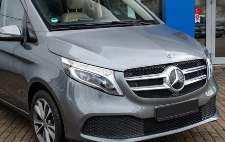 Mercedes-Benz V-Класс, 2020 год, 4 690 000 рублей, 25 фотография