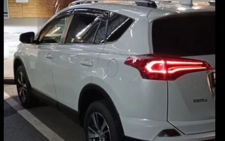 Toyota RAV4, 2019 год, 3 200 000 рублей, 4 фотография