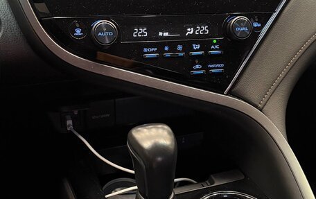 Toyota Camry, 2019 год, 2 490 000 рублей, 13 фотография