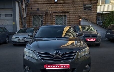 Toyota Camry, 2011 год, 1 100 000 рублей, 2 фотография