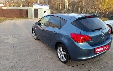 Opel Astra J, 2013 год, 705 000 рублей, 3 фотография
