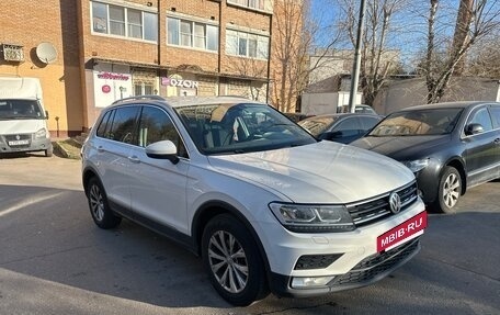 Volkswagen Tiguan II, 2017 год, 2 100 000 рублей, 2 фотография