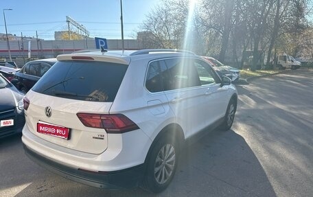 Volkswagen Tiguan II, 2017 год, 2 100 000 рублей, 3 фотография