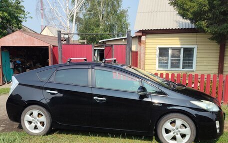 Toyota Prius, 2011 год, 1 000 000 рублей, 2 фотография