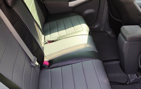 Toyota Prius, 2011 год, 1 000 000 рублей, 9 фотография