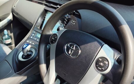 Toyota Prius, 2011 год, 1 000 000 рублей, 16 фотография