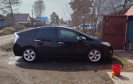 Toyota Prius, 2011 год, 1 000 000 рублей, 19 фотография