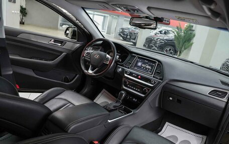 Hyundai Sonata VII, 2019 год, 1 990 000 рублей, 5 фотография