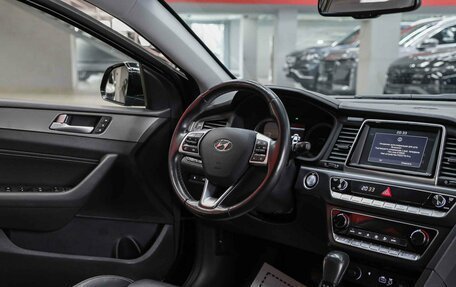 Hyundai Sonata VII, 2019 год, 1 990 000 рублей, 12 фотография