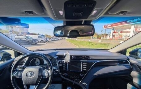 Toyota Camry, 2019 год, 3 000 000 рублей, 2 фотография